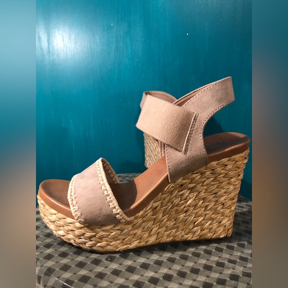 Tan Mia Straw Wedge Heel Sandals Size 8.5 - Picture 7 of 13